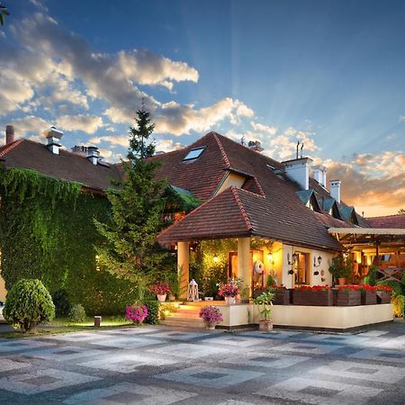 Villa Riccona Bronisze エクステリア 写真