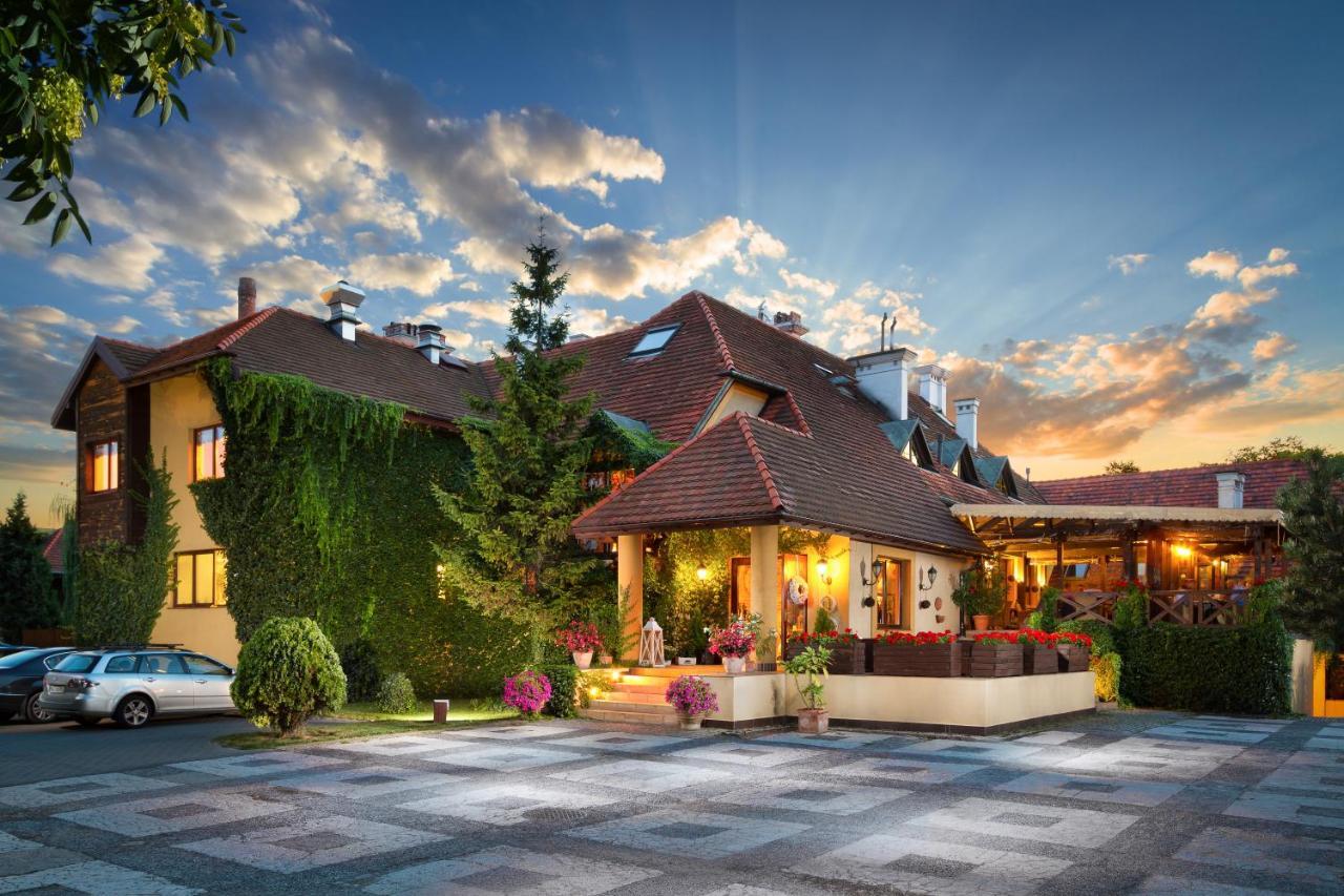 Villa Riccona Bronisze エクステリア 写真